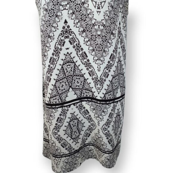 ONE CLOTHING CREAM & BLACK DRESS SZ.S EUC - Picture 3 of 5